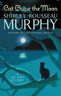 Cat Chase the Moon: A Joe Grey Mystery - Paperback
